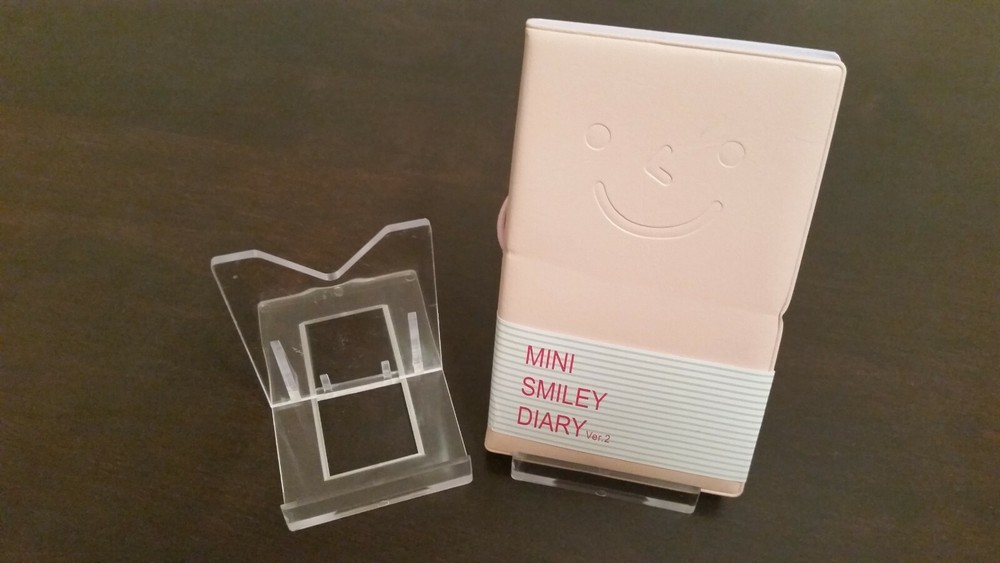 *5 Adjustable 3-1/8" Display Stand Easel Book Blotters Bottle Caps Pinbacks