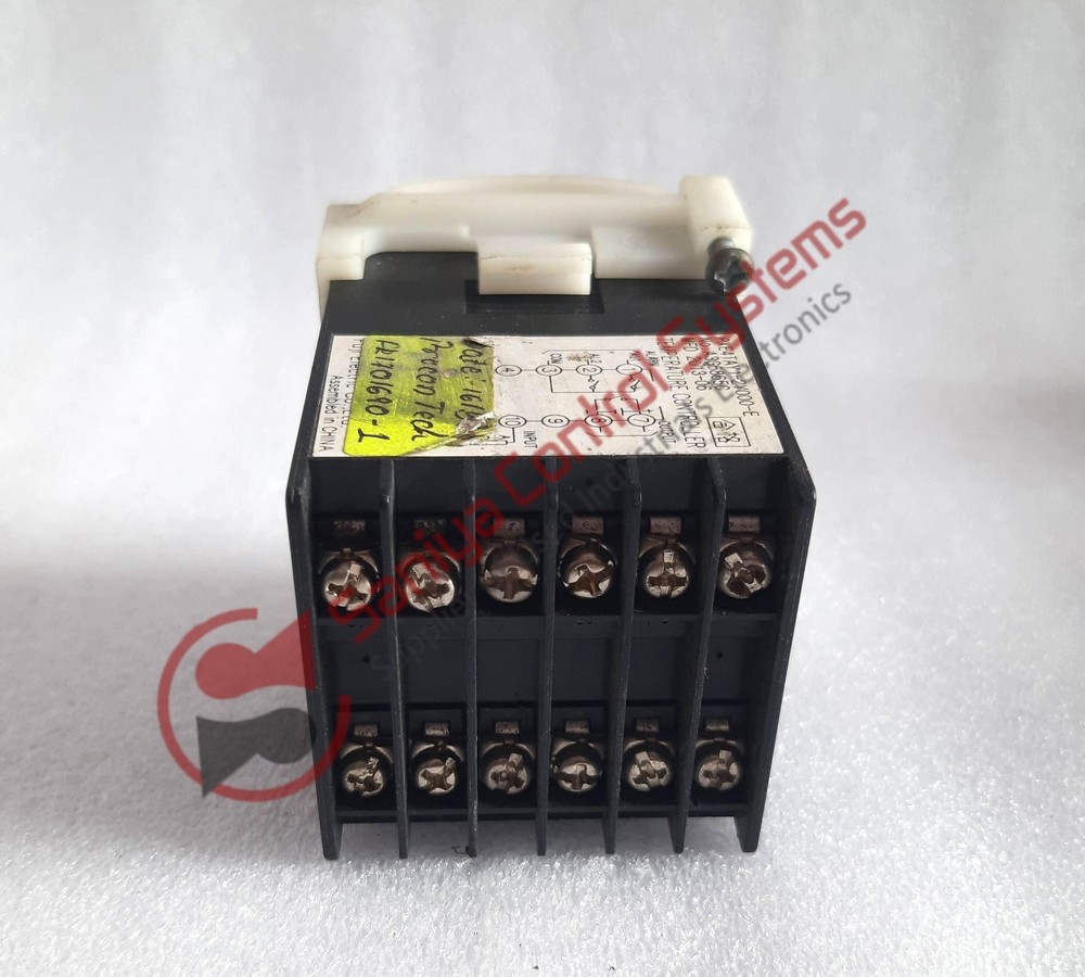 Fuji Electric PXE-4 FXE4TAY1-2Y000-E Temperature Controller