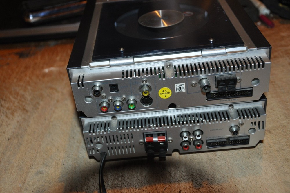 Philips MCD 702/37 Micro Theater DVD/CD Player Tuner Amplifier 2006 Untested
