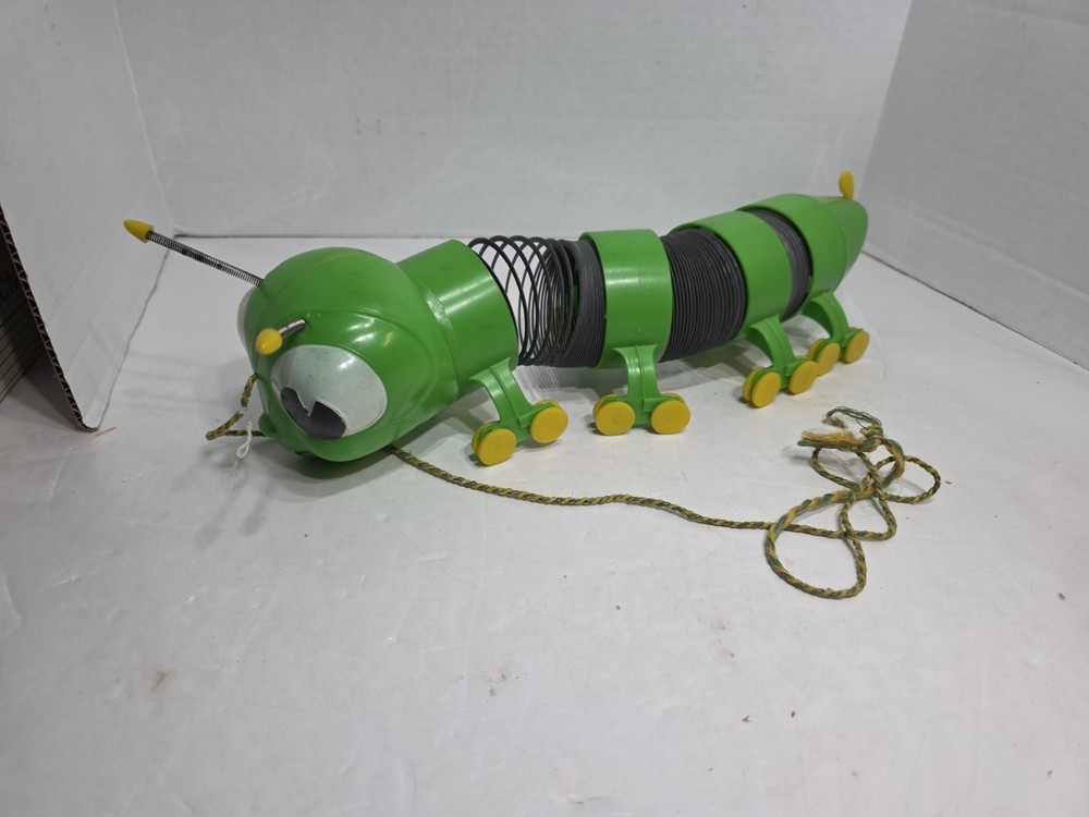MR. WIGGLES CALA-PULLER SLINKY PULL TOY BOXED BY WILKENING SHARP