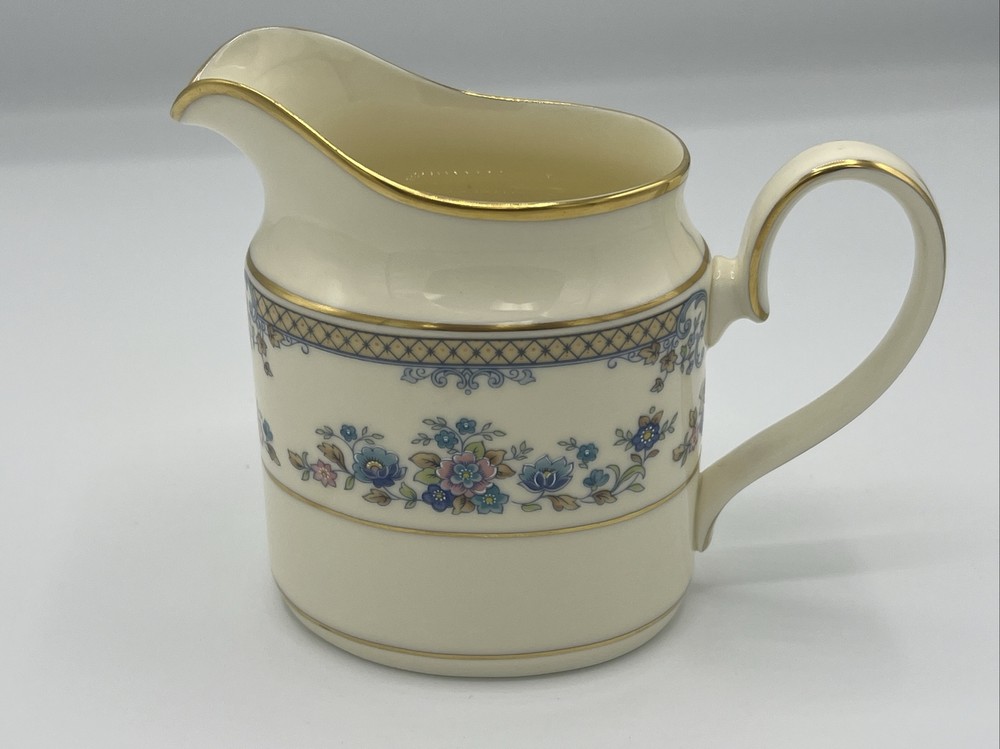 Minton Avonlea Creamer