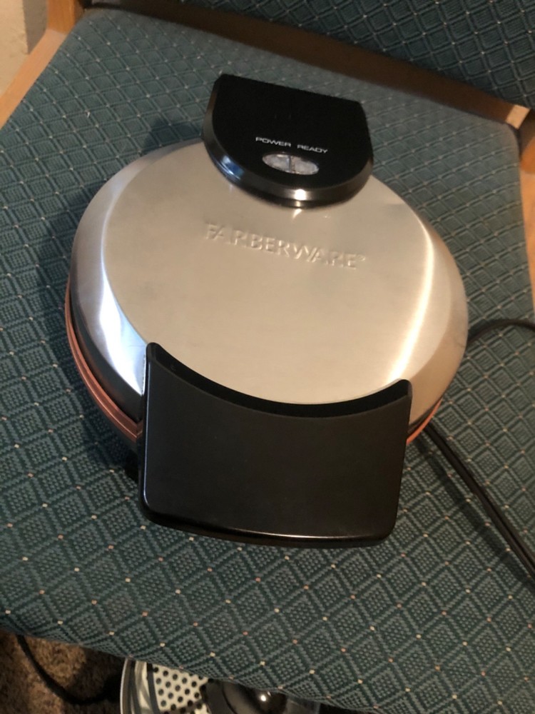 Farberware Single-Flip Nonstick Waffle Maker - Crome