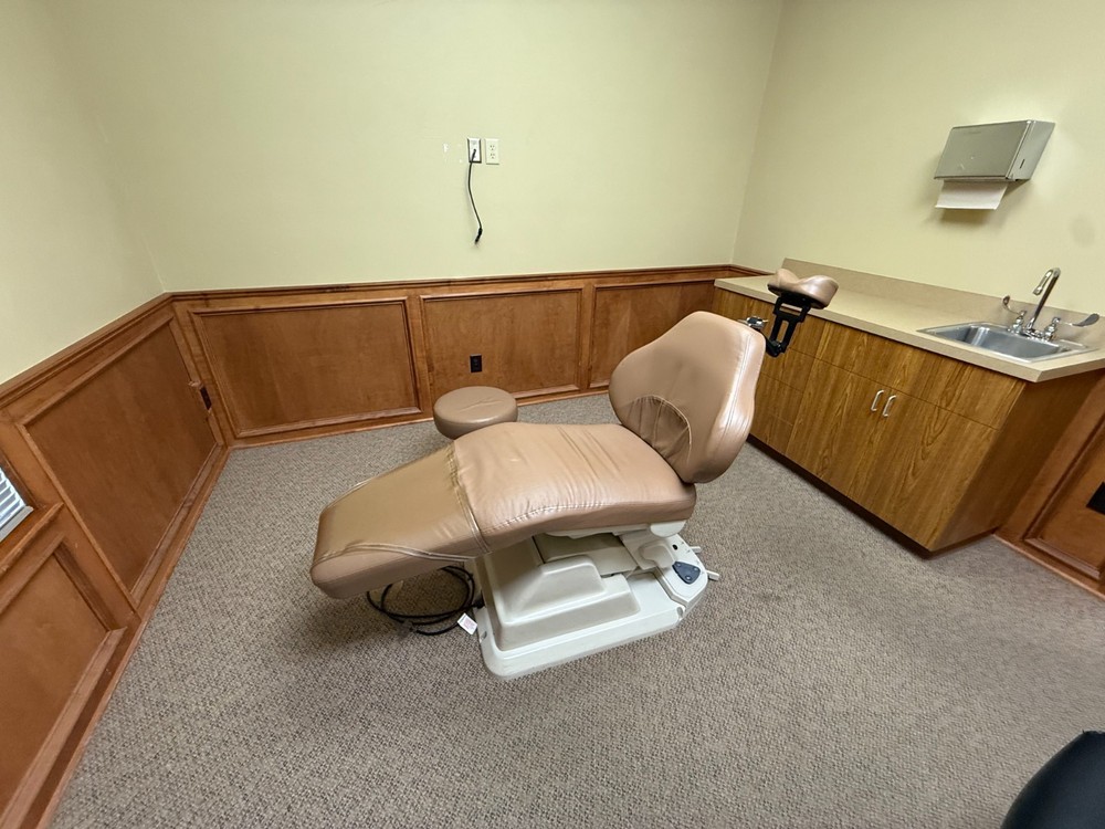 Boyd E-2000CB Dental Surgical Exam Chair w/ Stool