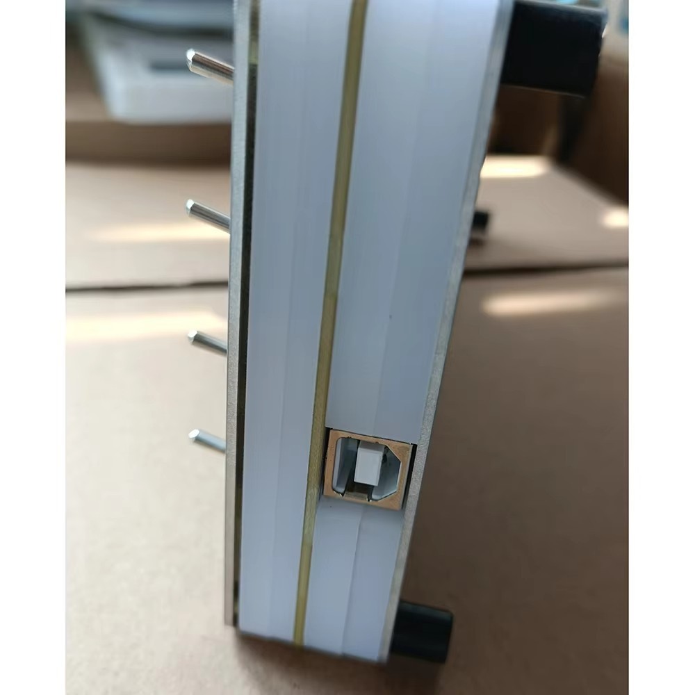 USB MIDI Controller with 4 Faders and 4 Switches