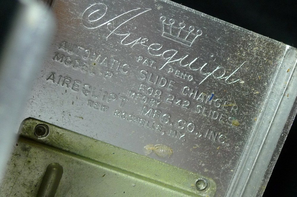 Vintage AIREQUIPT Automatic Slide Changer Model P 2" x 2" Slides