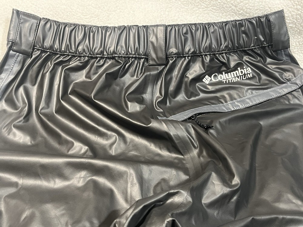 Columbia Titanium Men's Snow/ski Pants, Size Medium.