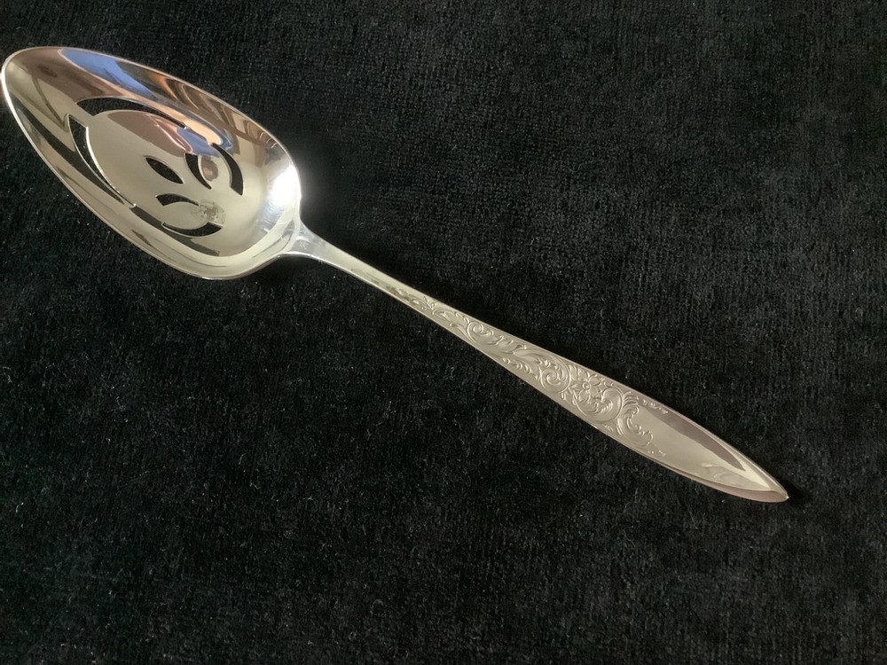 Gorham WHITE PAISLEY pierced serving spoon