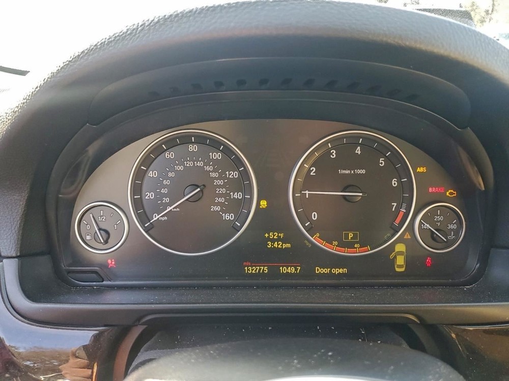 528I 2011 Glove Box 4958749