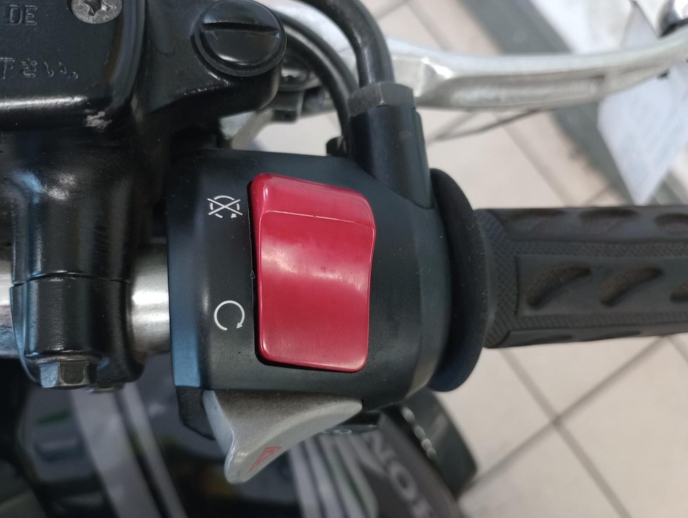 2013 HONDA CB 1300 300 SA-A RIGHT SWITCH GEAR