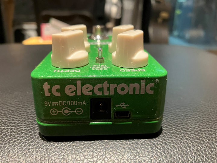 TC Electronic Corona Chorus Guitar Effect Pedal Stereo Input Output Used