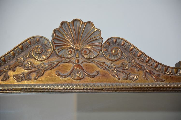 Classic Style Wall Mirror With Shell Crest