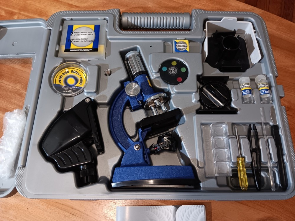 Konus KonuScience Zoom Microscope w/Projector Accessory Kit & Carrying Case