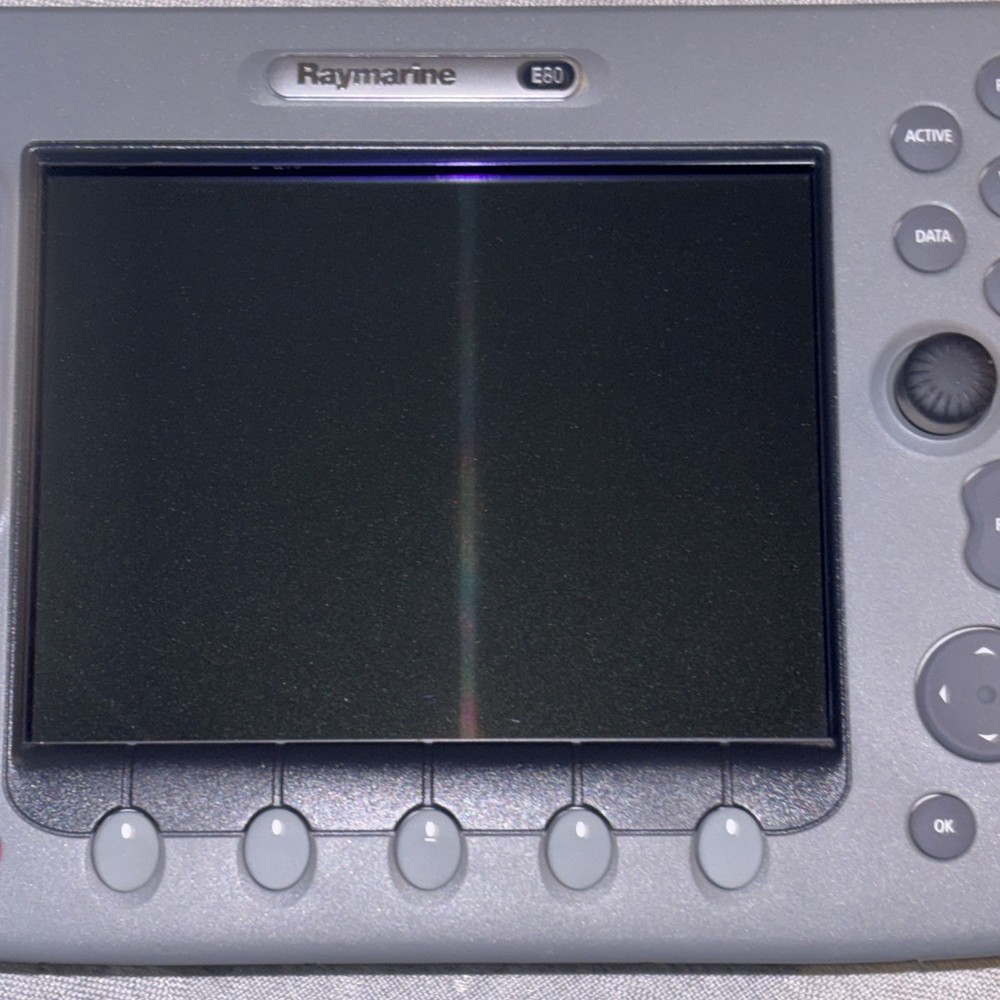 Raymarine E80 Classic GPS Chartplotter Multifunction Display W/ Cover