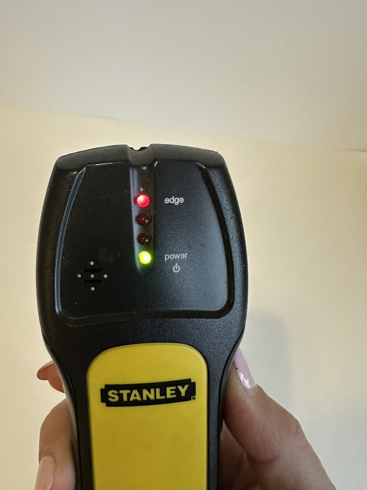 Stanley IntelliSensor 77-110 Stud Finder with Audio & LED #1