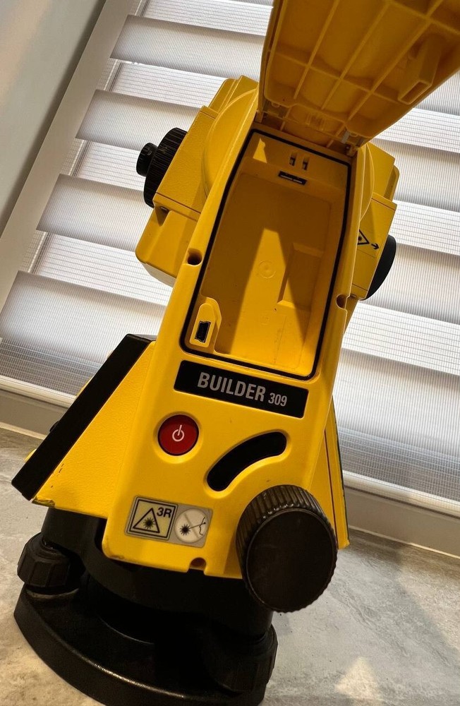 Leica Builder 309 9" Construction Total Station