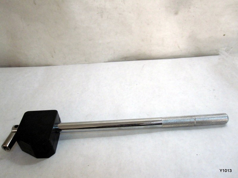 Pro No Scratch Tire Valve Stem Puller Installer Remover rubber contacts wheel