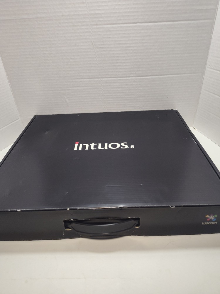 Wacom Intuos 5 Touch PTH-450 Graphics Tablet – Complete Bundle – Excellent Cond.