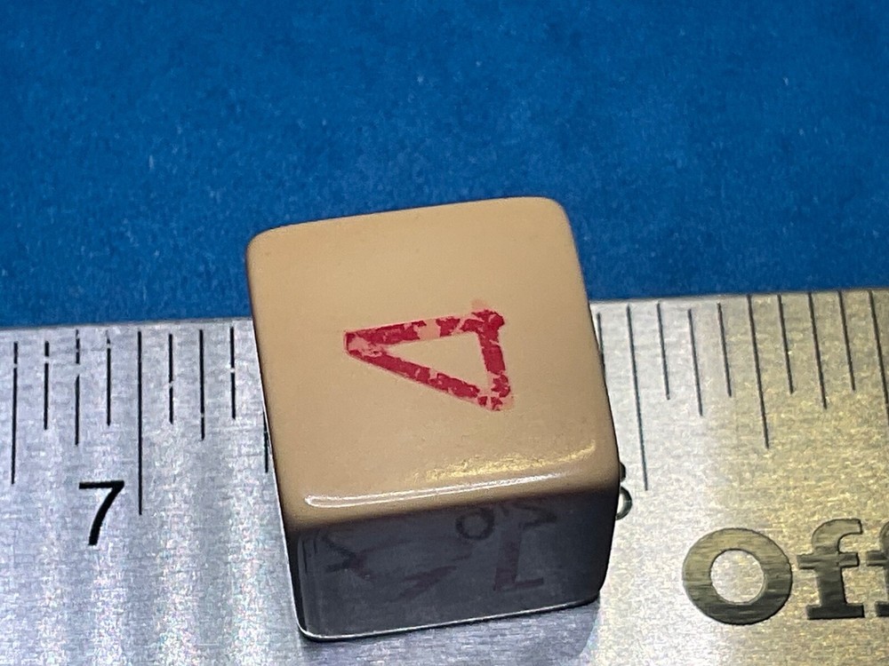 BAKELITE BACKGAMMON CUBE————B-4