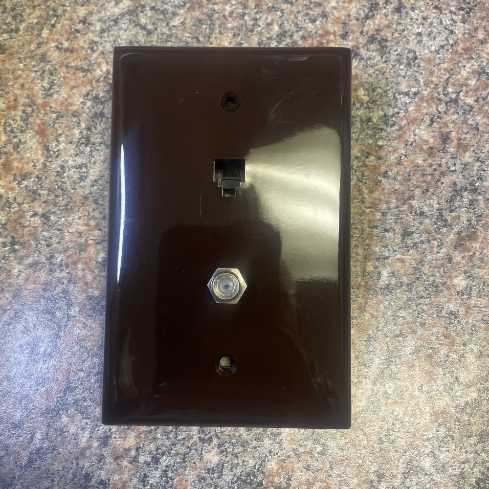 Leviton 40539-CMB Single Gang Wallplate Accessory