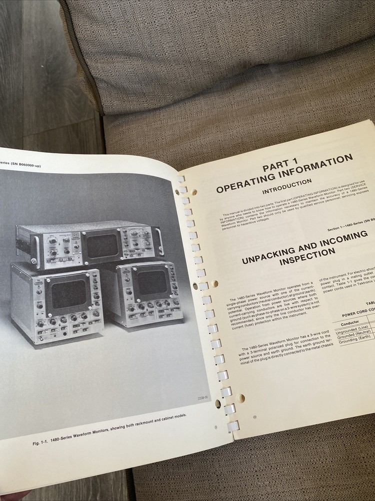 Tektronix 1480 Series Waveform Monitors Instruction Manual