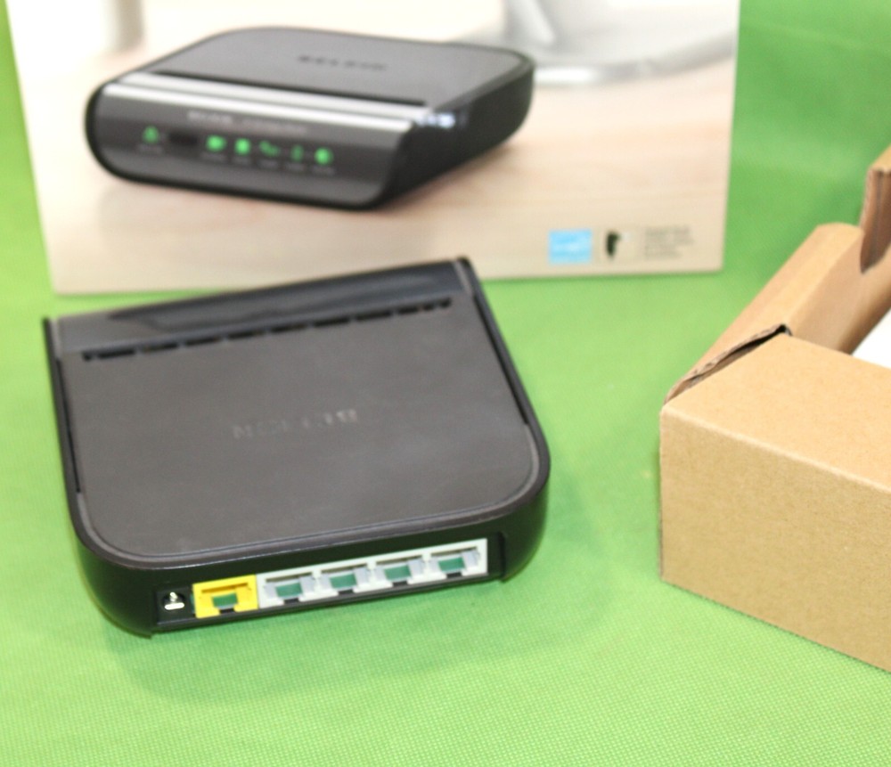 Belkin WIRELESS ROUTER w Instructions and Original Box