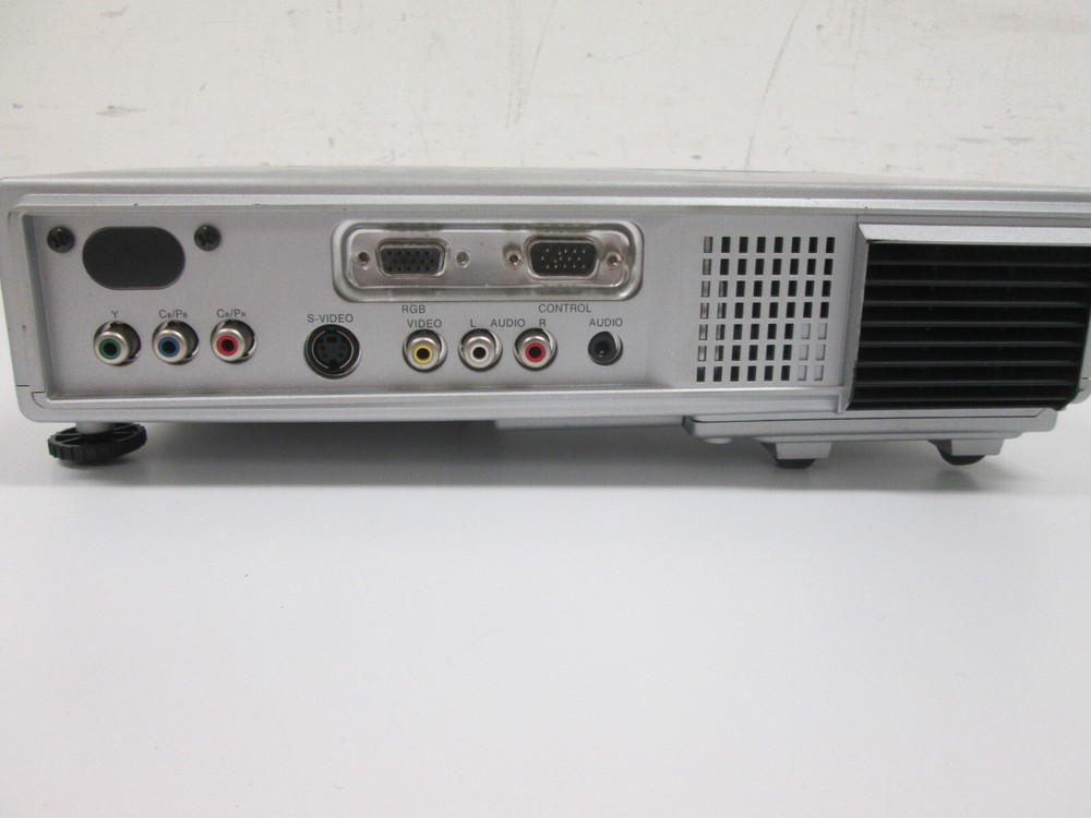 Hitachi Projector CP-S225 Multimedia Mobile LCD Projector TESTED