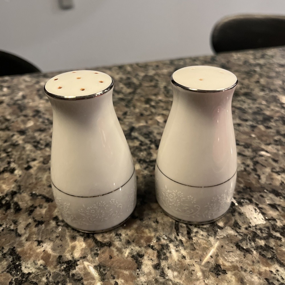 Noritake Tahoe Salt & Pepper Set White