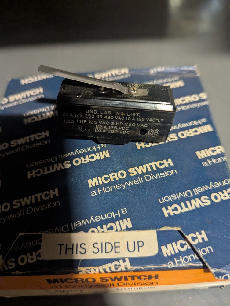 1 MICRO SWITCH ~ BA-2RL-AZ ~ SWITCH NOS