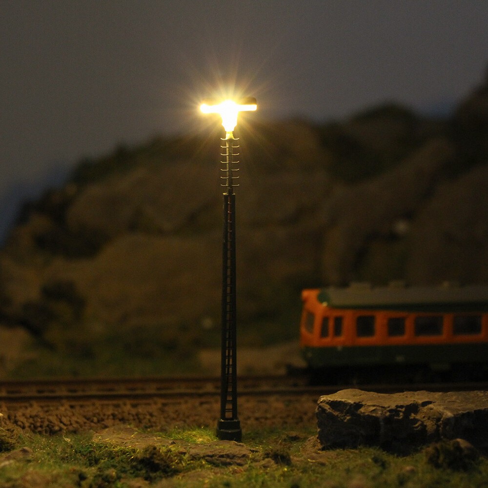 LQS63N 3pcs Model Railway N Scale 1:160 Lights Lit Platform Clock Layout