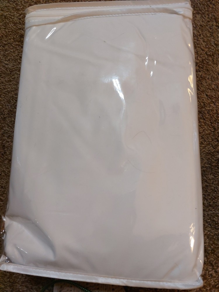 Queen size zippered waterproof mattress protector
