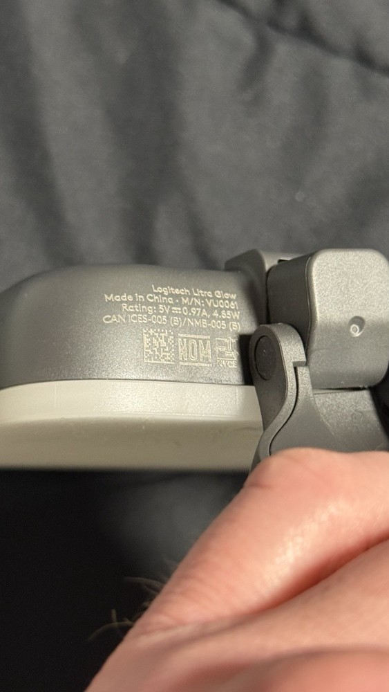 Logitech Litra Glow Premium Streaming Light – With USB Cable & Mount