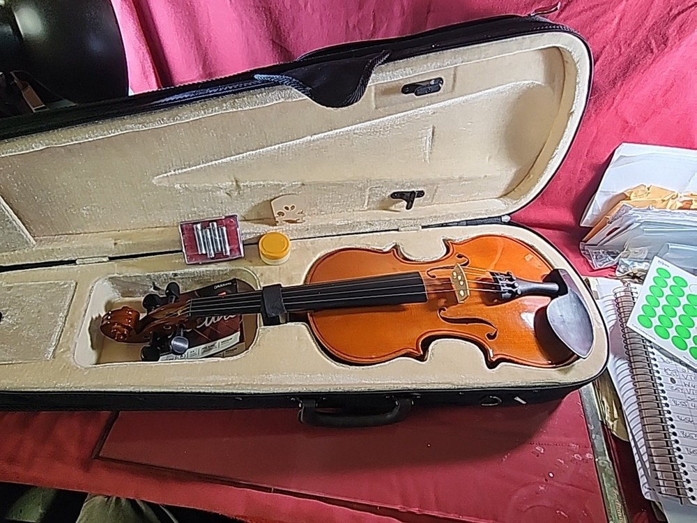 4/4 Full-Size Violin – + Case +extras