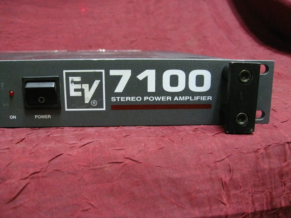 Electro-Voice EV 7100 Stereo Power Amplifier - TESTED Working Great