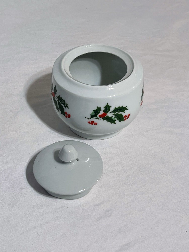 Holly Leaf & Berries Cream & Sugar Set With Serving Tray ABC Distributing