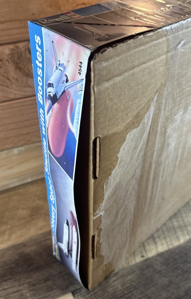 Vintage 1994 Discovery Space Shuttle Model Revell —SEALED!!—free Comic Book!