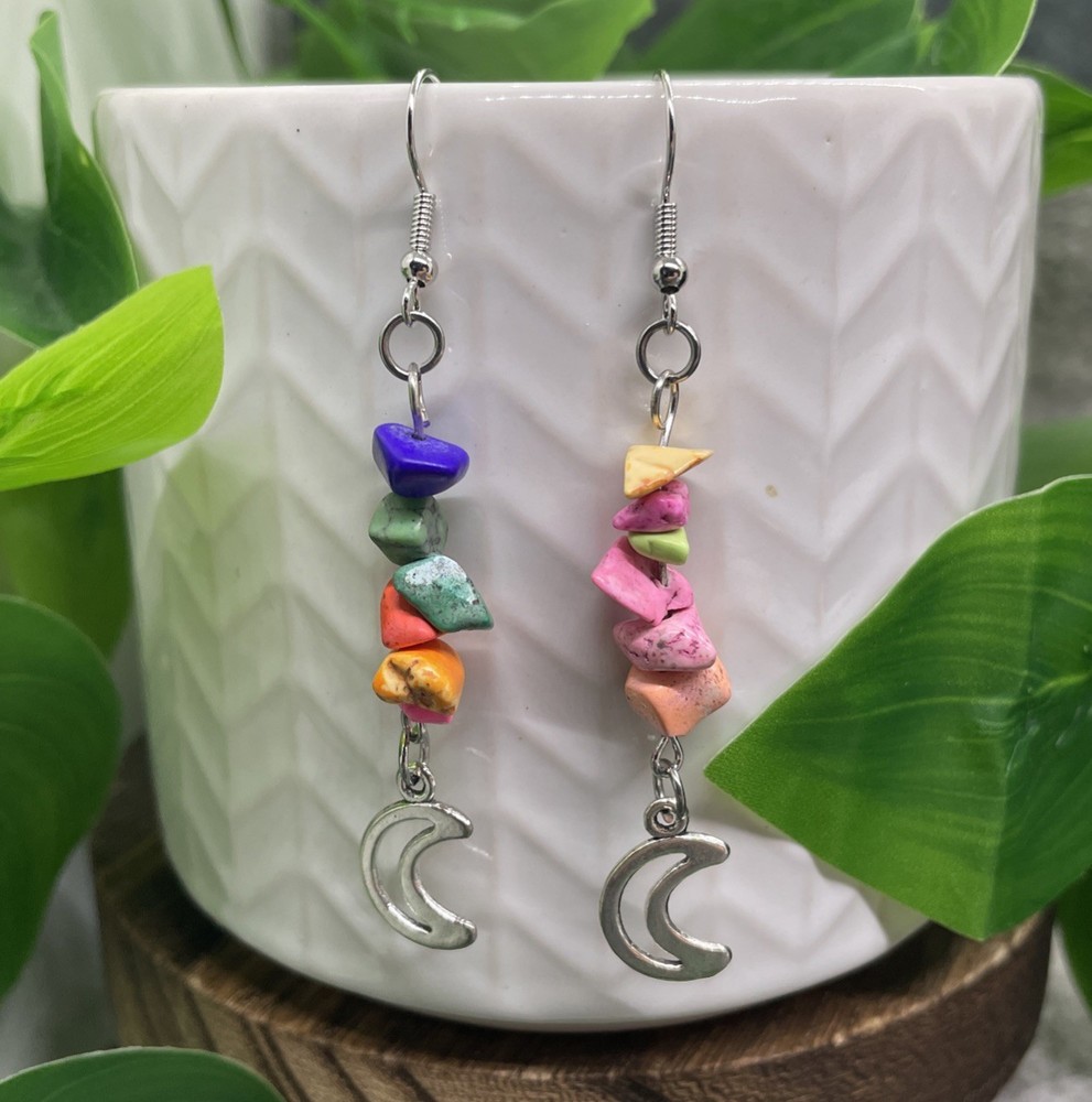 2.25” Earring Set Silver-tone Boho Stone Chips Dangle Drop New Moon B7331