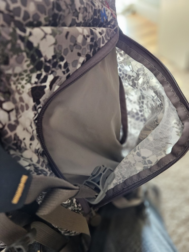 Badlands Sacrifice LS Backpack