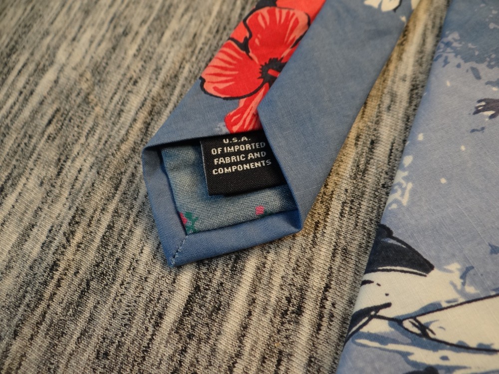 Roundtree & York Men's Blue Tropical Theme Necktie