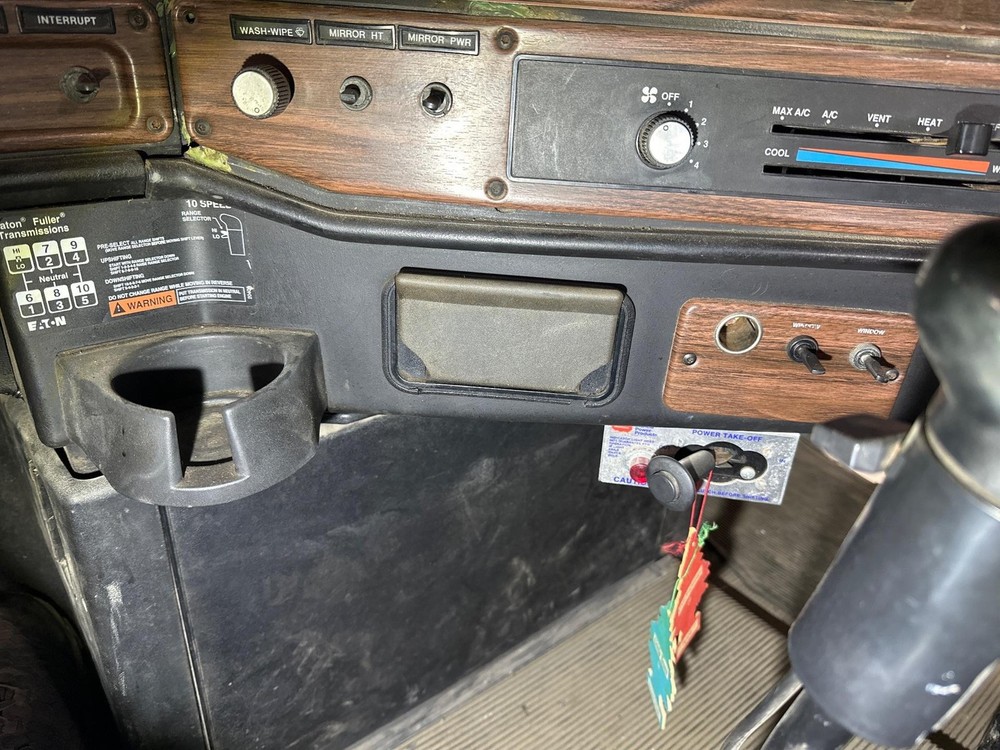 1988-2004 Freightliner FLD112 SWITCH Dash Panel - Used