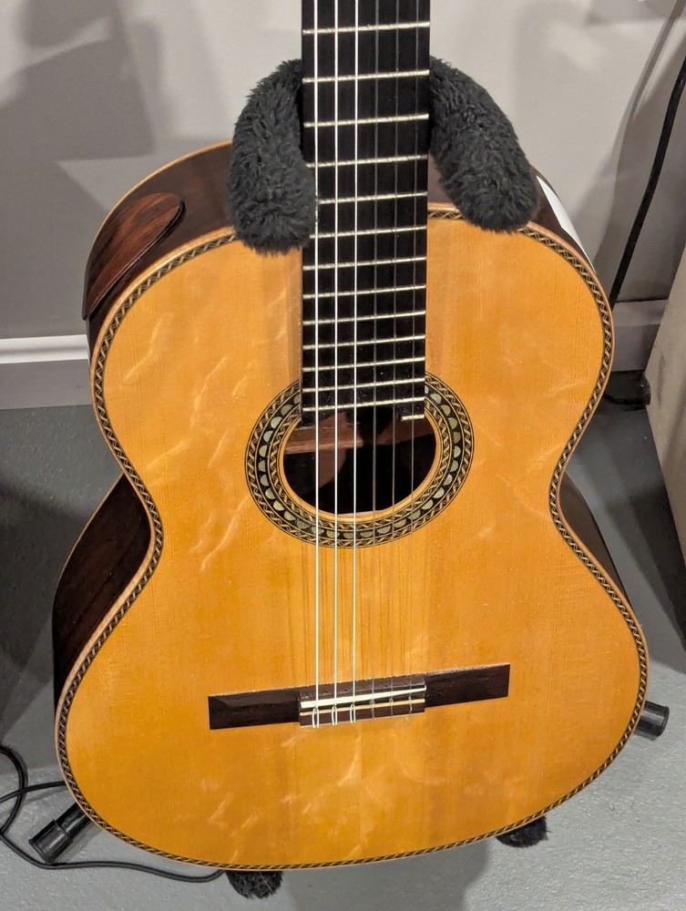 2013 Connor classical guitar Spruce