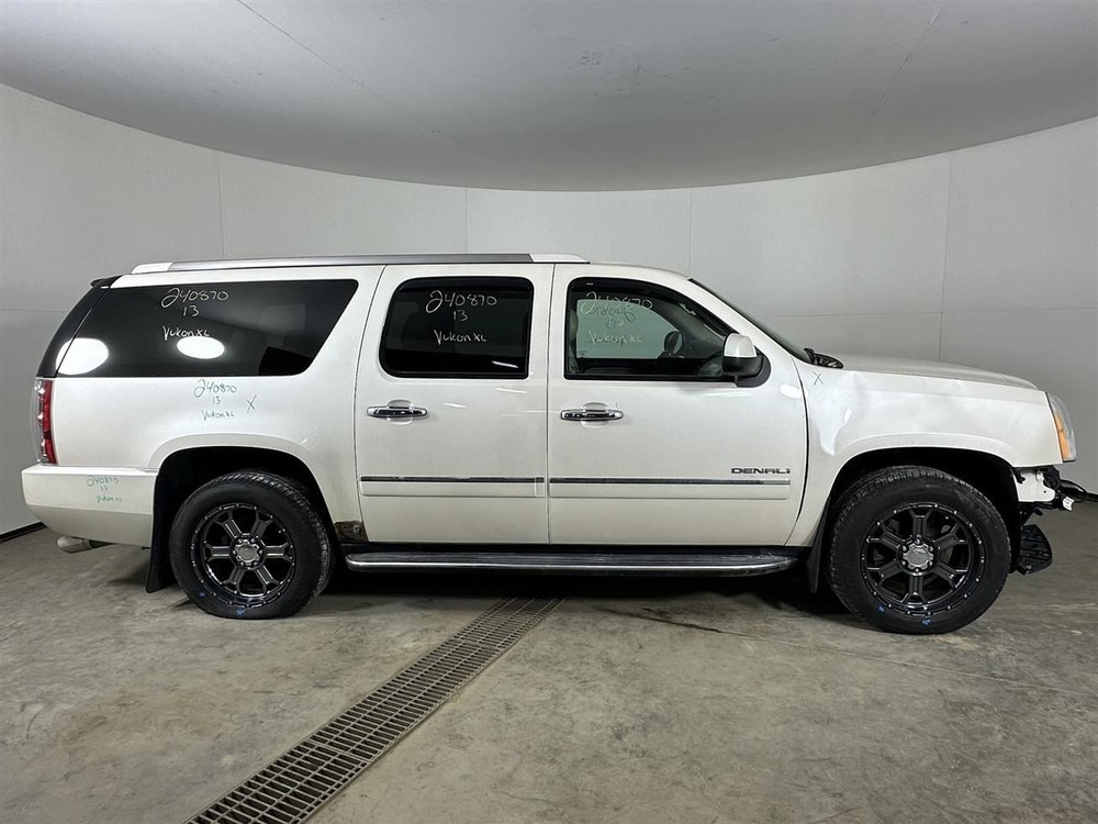 Camera/Projector Radar Unit Quarter Panel Mounted Fits 11-14 ESCALADE 2714577