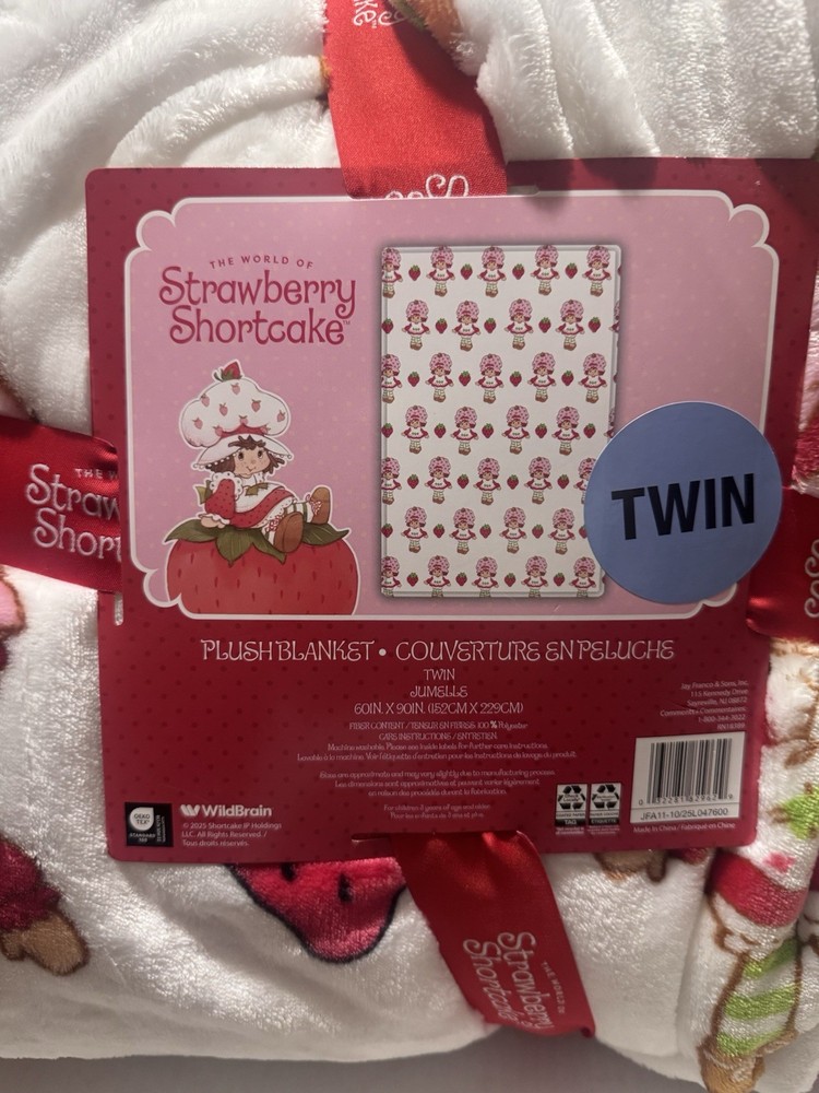 Strawberry Shortcake Plush Throw Blanket,super soft material