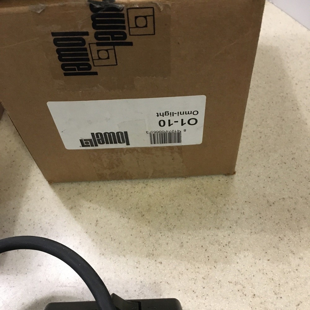 Lowel Omni & Lowel TOTA Light Bundle Lot With Soft Case and More!!