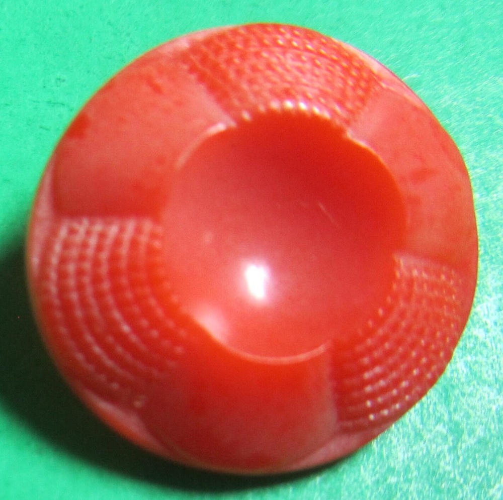 (1) VINTAGE 7/8"  DECORATIVE ORANGE PLASTIC SHANK BUTTON-7/20