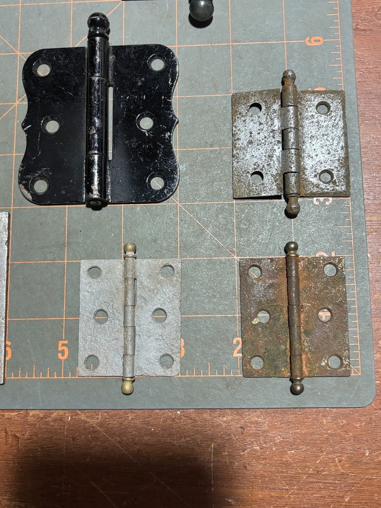 7 Vintage Cannonball Tip Hinges. Various sizes.