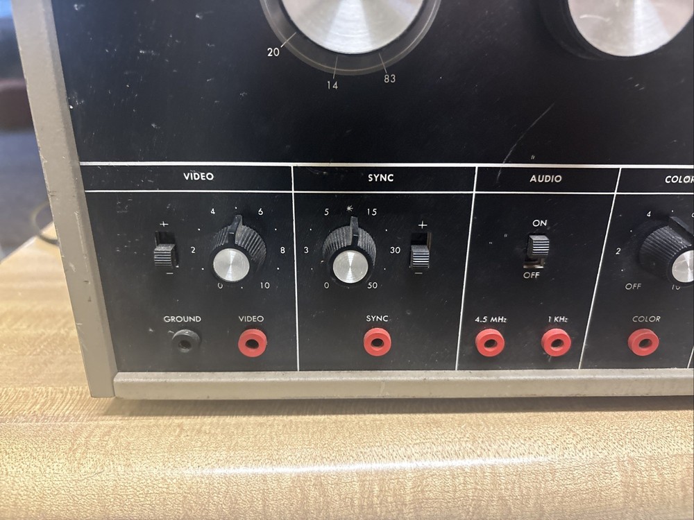 B&K 1968 Precision Model 1077B Television Analyst Powers On!