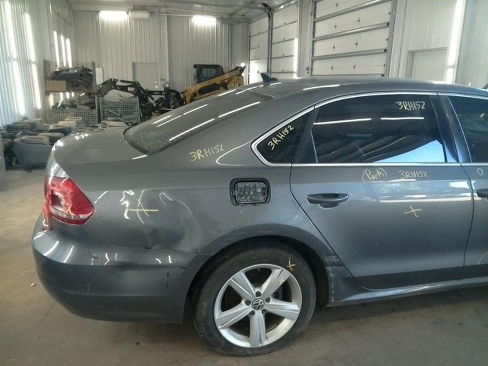 PASSAT 2013 High Mounted Stop Light 104925612