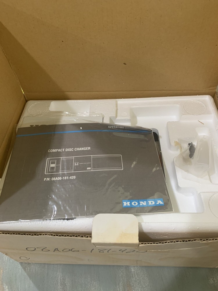 Honda Trunk Mount CD Changer 08A06-181-420
