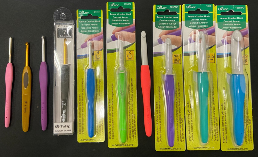 CLOVER CROCHET HOOK BUNDLE- 10 HOOKS