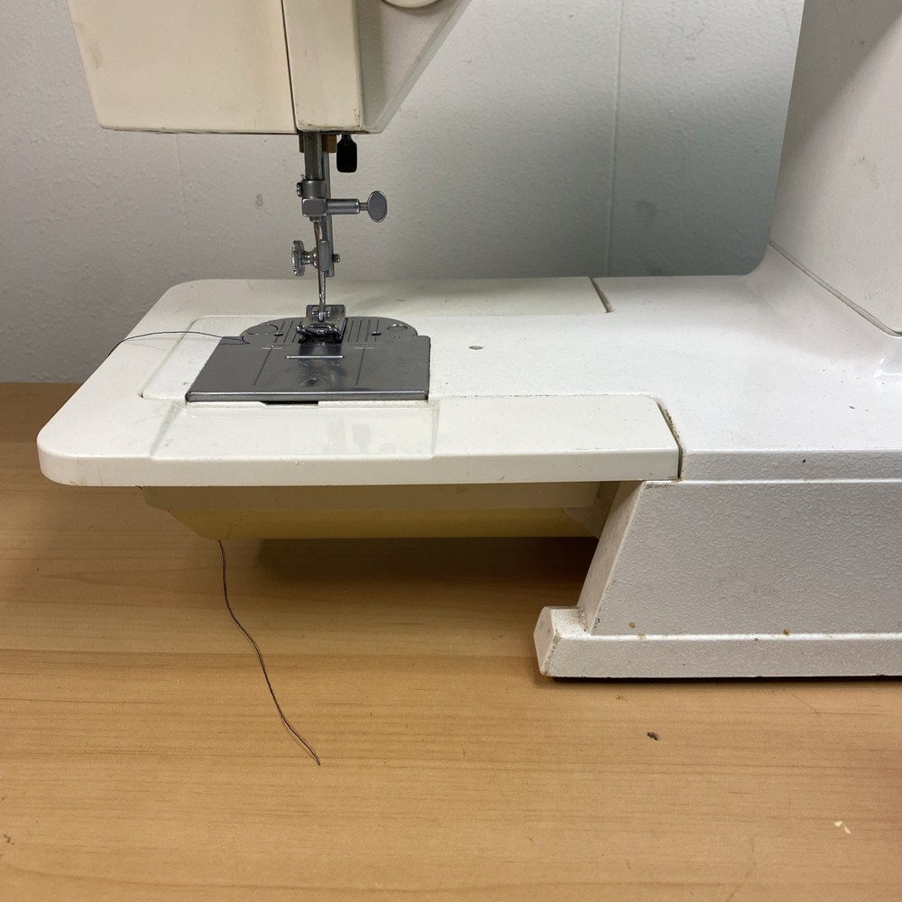 Singer 4562 Sewing Machine Multiple Stitching Patterns Tested Works Well